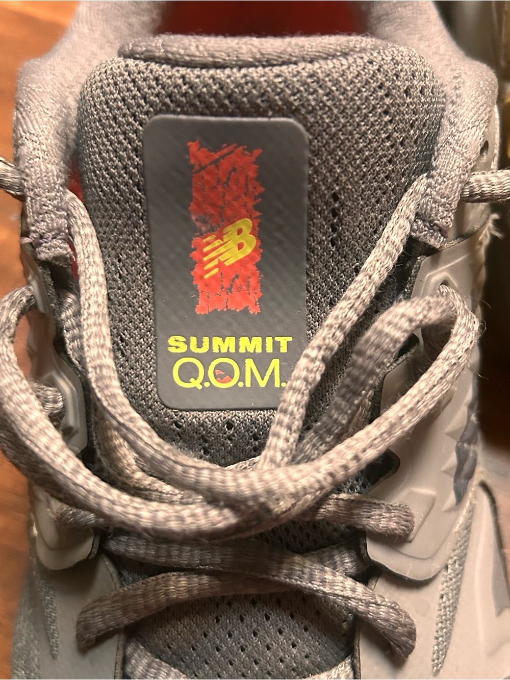 New Balance Summit QOM Women's Size 9 Grey Trail Running Shoes Sneakers sz 10 - Picture 7 of 10